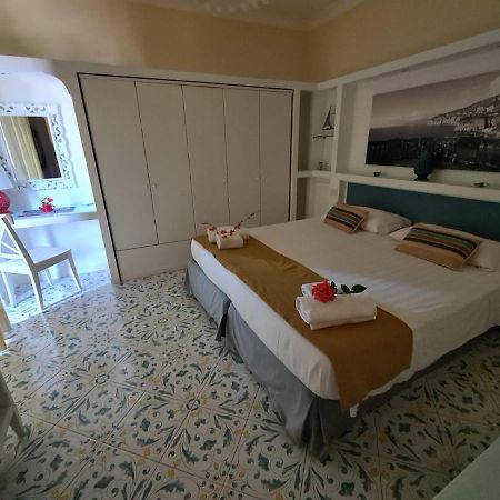 Casa Pozzillo Villa ซานตาเญลโล ภายนอก รูปภาพ